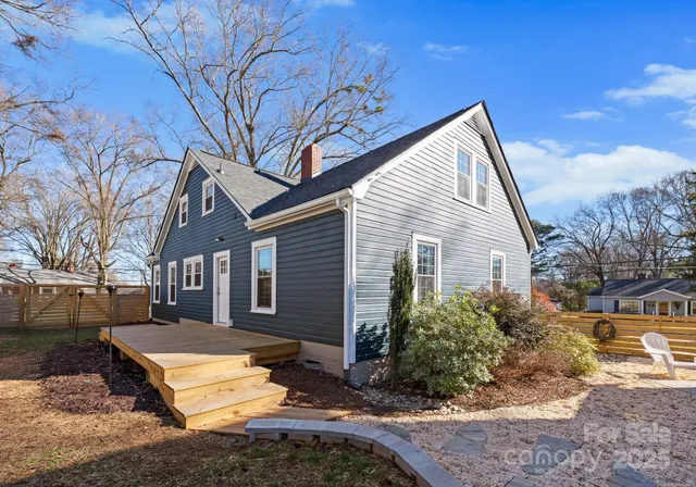 $469,900 | 143 East Stewart Avenue, Mooresville, NC 28115