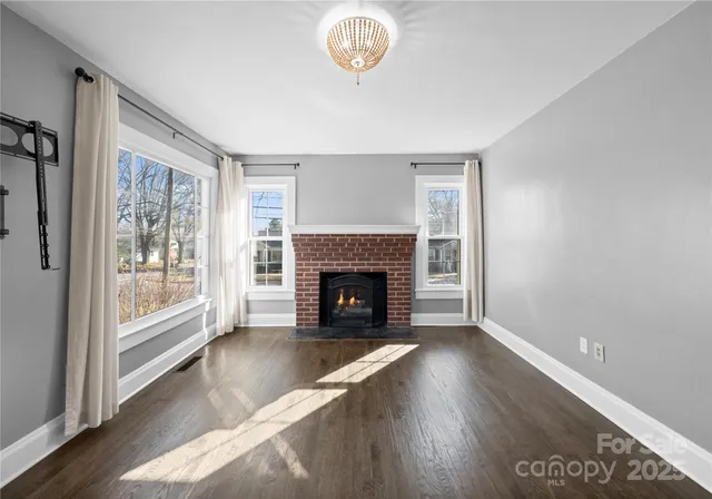 $479,000 | 143 East Stewart Avenue, Mooresville, NC 28115