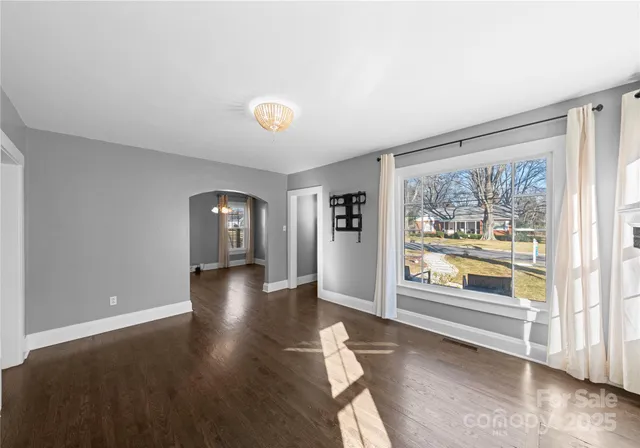 $479,000 | 143 East Stewart Avenue, Mooresville, NC 28115