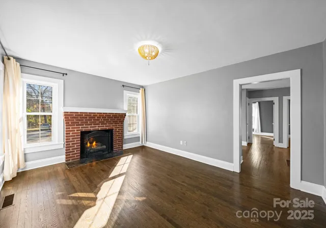 $469,900 | 143 East Stewart Avenue, Mooresville, NC 28115