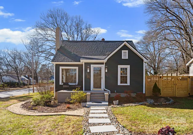 $469,900 | 143 East Stewart Avenue, Mooresville, NC 28115