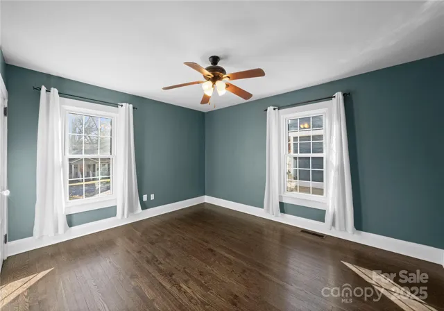 $479,000 | 143 East Stewart Avenue, Mooresville, NC 28115