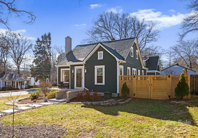 $469,900 | 143 East Stewart Avenue, Mooresville, NC 28115