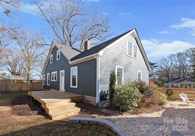 $479,000 | 143 East Stewart Avenue, Mooresville, NC 28115