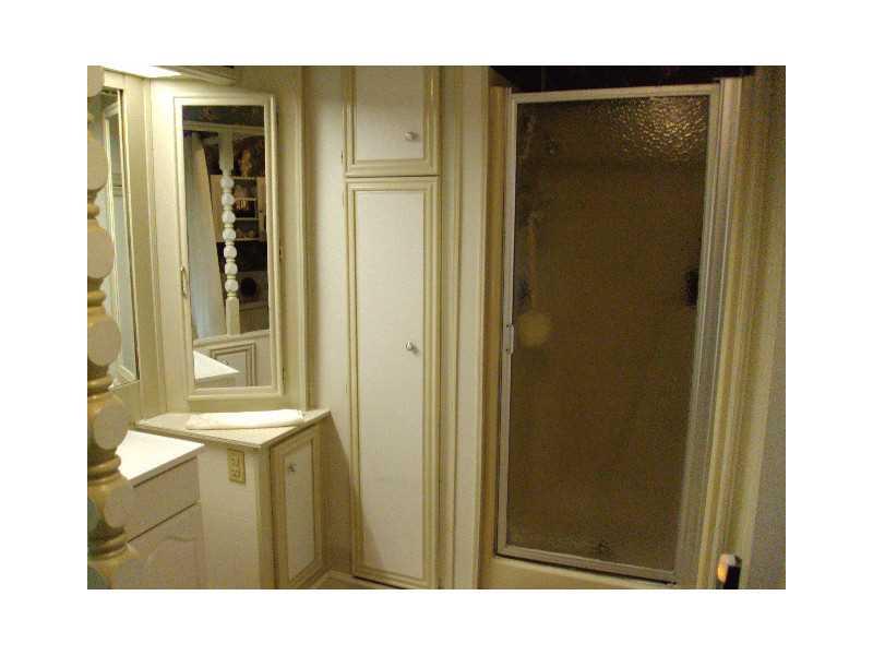 337 Chambers Street Apollo, PA 15613 - Photo 11 of 24 Master Bath/Spa.
