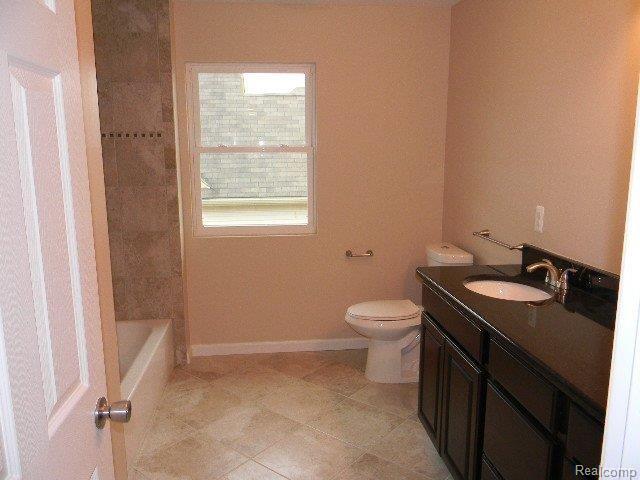 2035 Cattail Circle Rochester, MI 48309 - Photo 20 of 24 18 (3).JPG