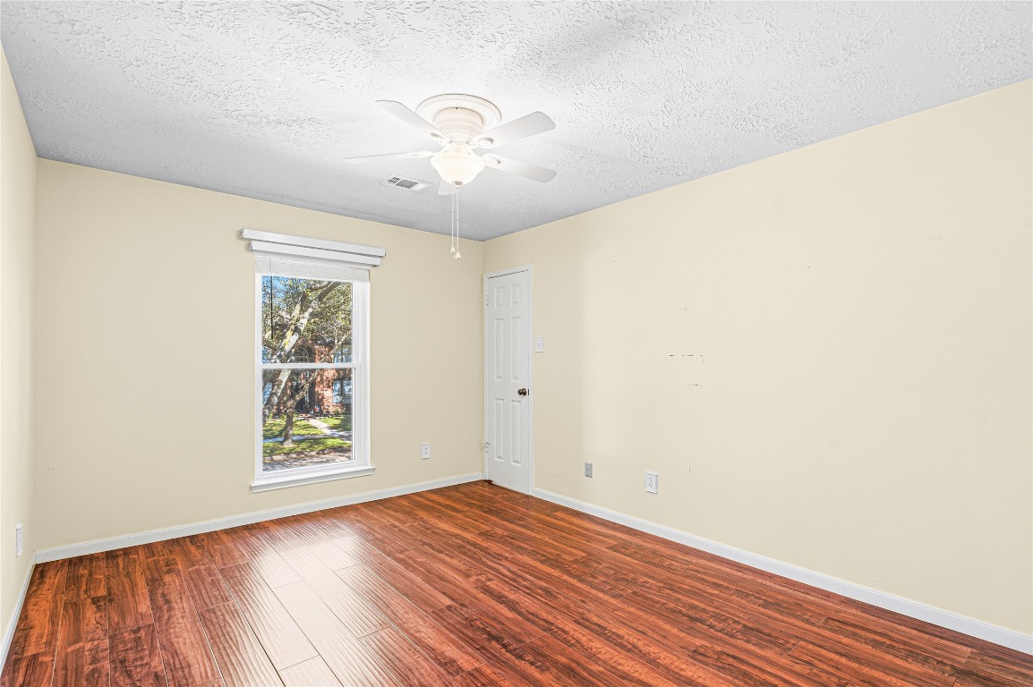 7906 Duncansby Vale Road Houston, TX 77095 - Photo 31 of 48 Secondary bedroom #1 bright and comfortable bedroom filled with natural light.