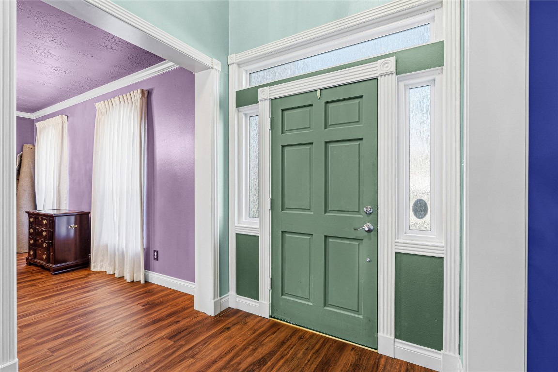 7906 Duncansby Vale Road Houston, TX 77095 - Photo 10 of 48 Front foyer has the formal living room and formal dining room on each side.