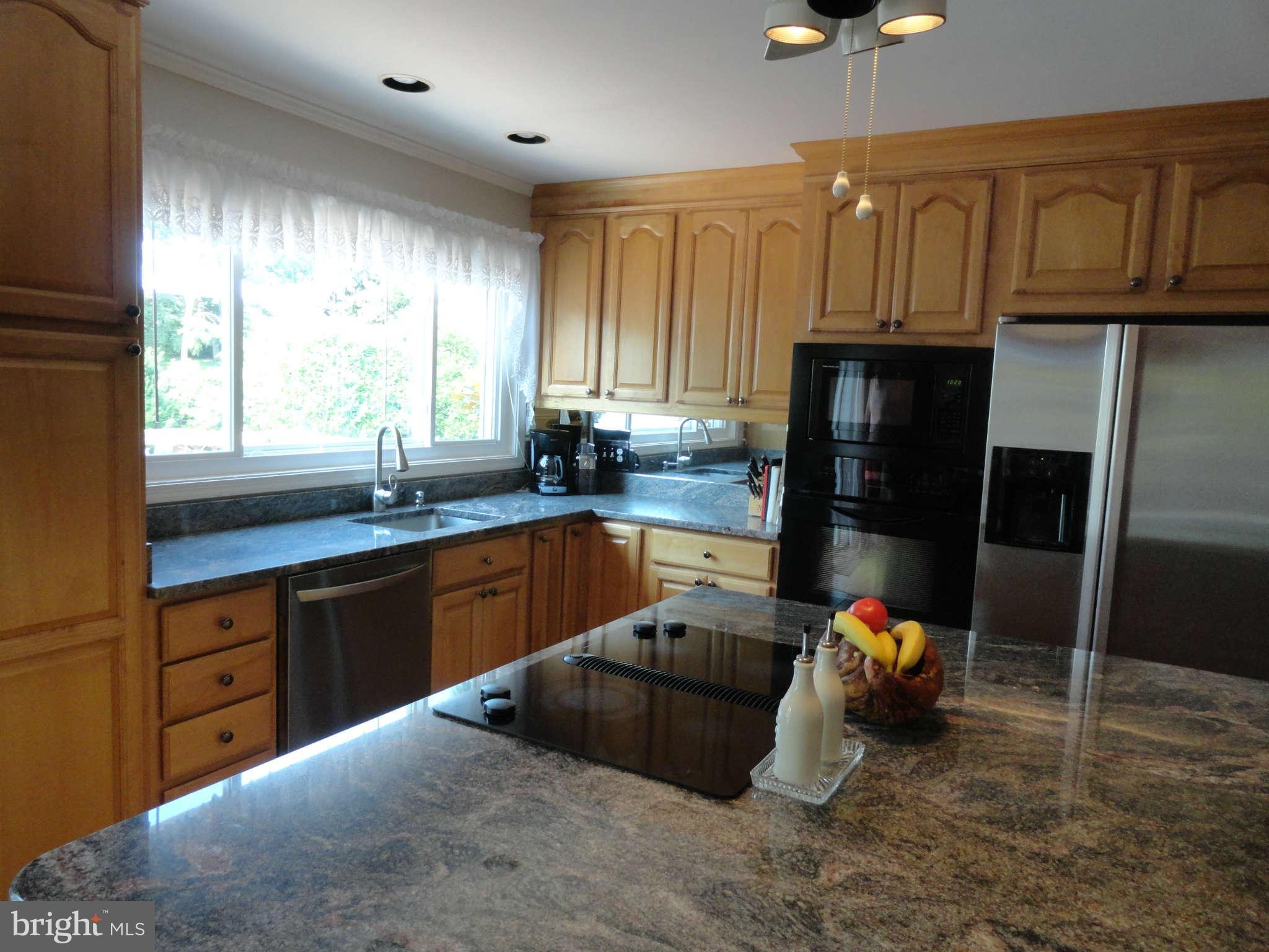 7125 Thrasher Road McLean, VA 22101 - Photo 15 of 27 Kitchen