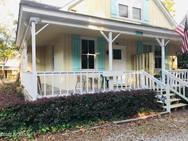 $950 | 3719 Wrightsville Avenue, Wilmington, NC 28403