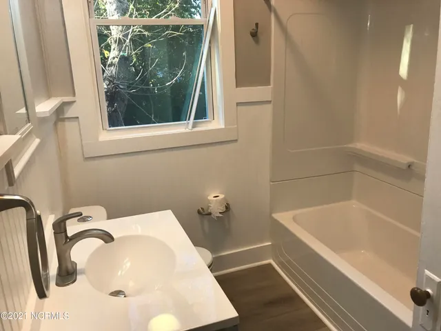 $950 | 3719 Wrightsville Avenue, Wilmington, NC 28403