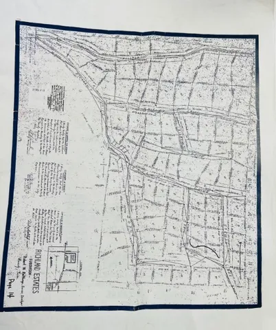 a black and white photo of a wall