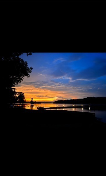 201 Post Road Waverly, TN 37185 - Photo 35 of 43 a view of an ocean from a floor