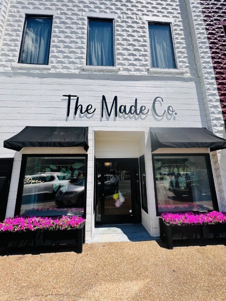 201 Post Road Waverly, TN 37185 - Photo 42 of 43 a view of a front door of the building