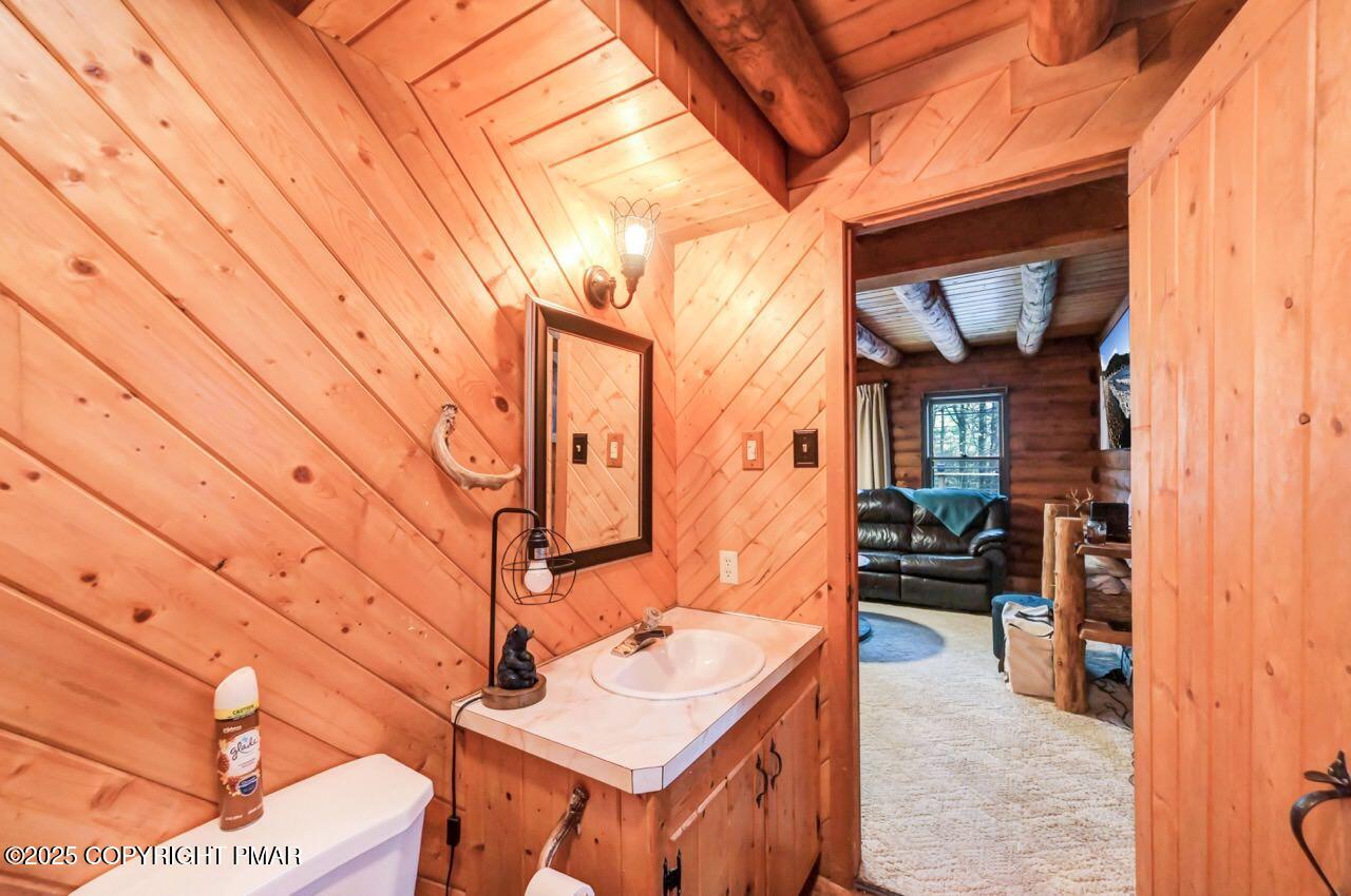 185 Whispering Pine Road Kunkletown, PA 18058 - Photo 25 of 65 1st Floor Bathroom