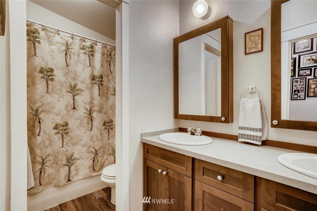 17128 Southeast Covington Sawyer Road Kent, WA 98042 - Photo 21 of 30 Gallery Image 21
