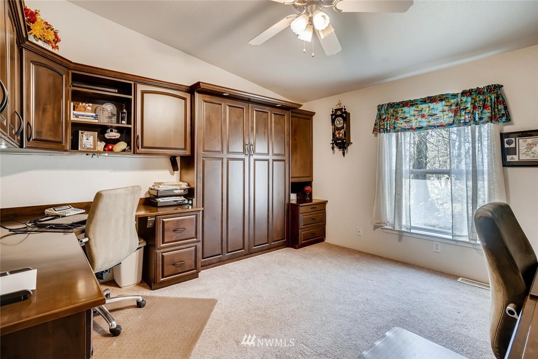 17128 Southeast Covington Sawyer Road Kent, WA 98042 - Photo 22 of 30 Gallery Image 22
