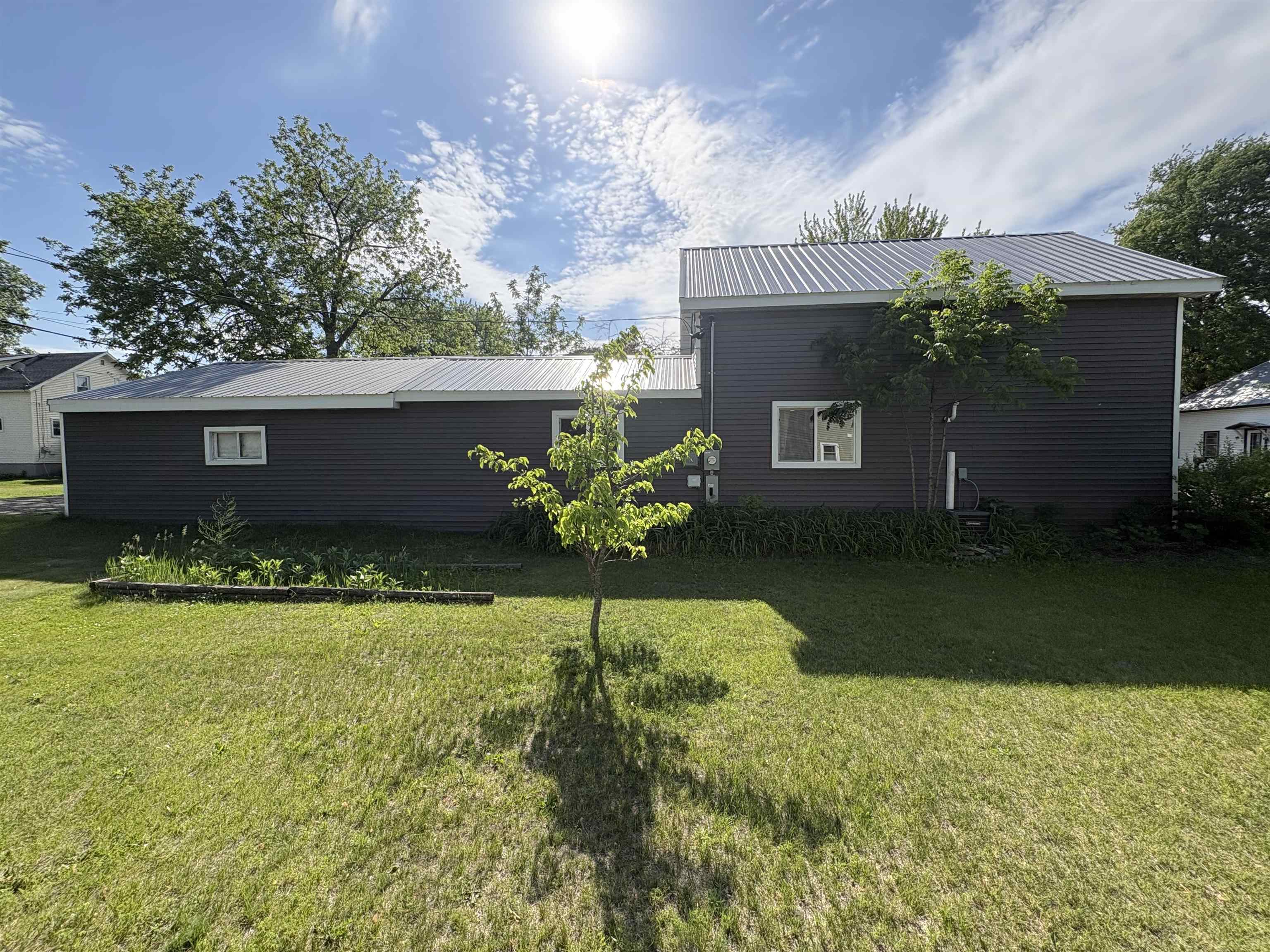 306 2nd Street Oconto, WI 54153 - Photo 2 of 42