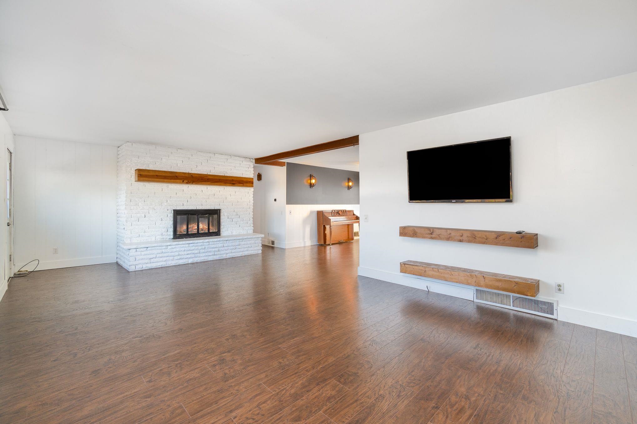 1855 South Homer Road Midland, MI 48640 - Photo 4 of 25 1906935-3.JPG