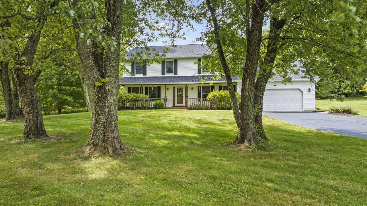 1550 Swans Road Northeast Newark, OH 43055 - Photo 49 of 65 Front of Home with Garage