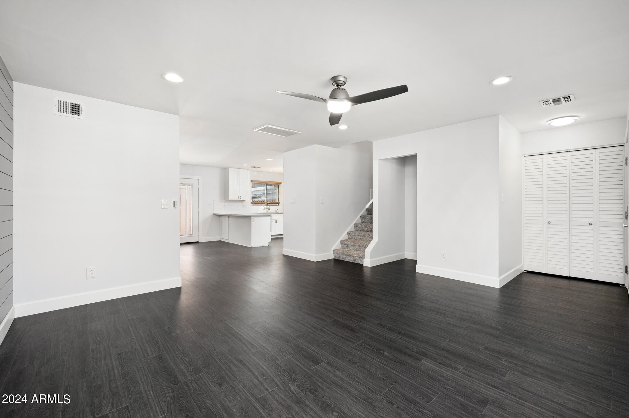 6063 North Granite Reef Road Scottsdale, AZ 85250 - Photo 10 of 26