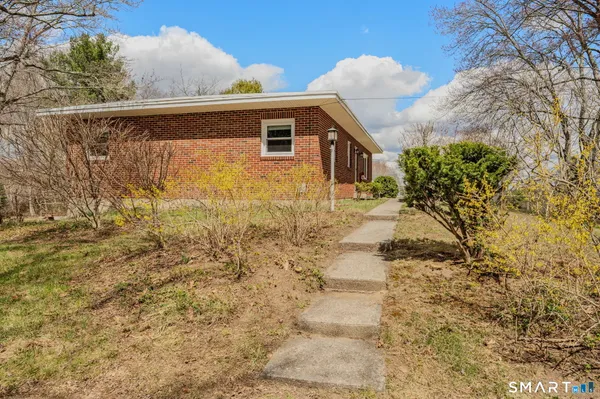 $449,900 | 448 Mohegan Ave Parkway, Waterford, CT 06375