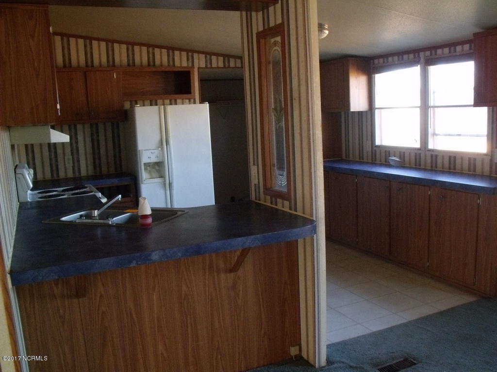 17 KITCHEN