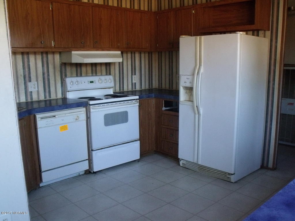 18 KITCHEN