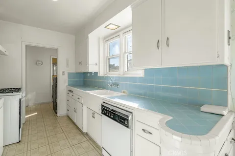 $1,075,000 | 5732 Bowcroft Street, Los Angeles, CA 90016