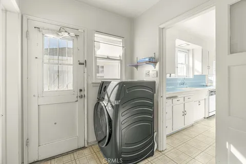 $1,075,000 | 5732 Bowcroft Street, Los Angeles, CA 90016