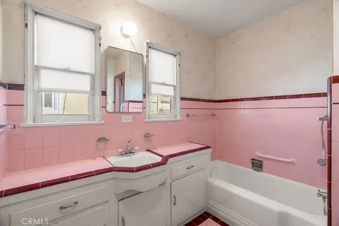 $1,075,000 | 5732 Bowcroft Street, Los Angeles, CA 90016