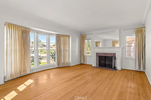 $1,075,000 | 5732 Bowcroft Street, Los Angeles, CA 90016