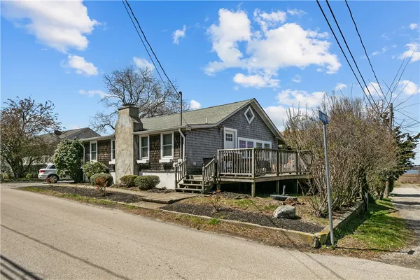 $3,500 | 1024 Anthony Road, Portsmouth, RI 02871