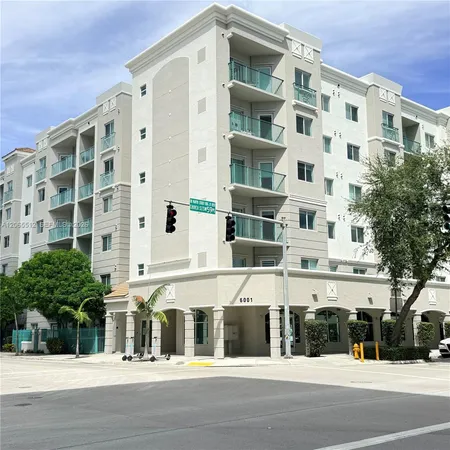 $1,975 | 6001 Southwest 70th Street, Unit 146, South Miami, FL 33143