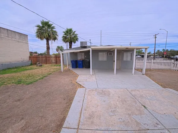 $1,795 | 449 East University Drive, Mesa, AZ 85203