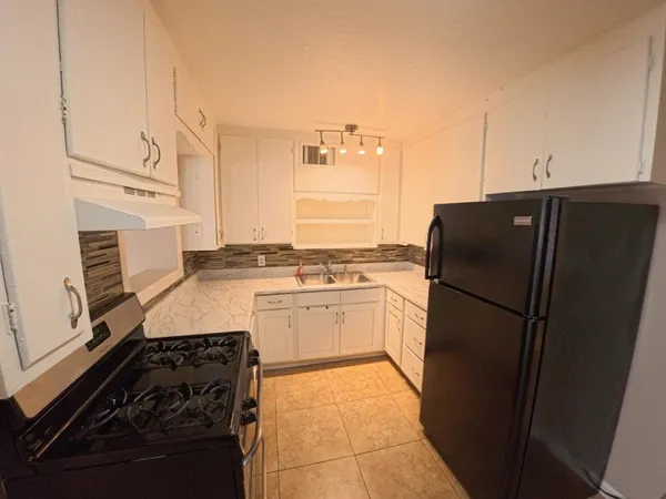 $1,795 | 449 East University Drive, Mesa, AZ 85203