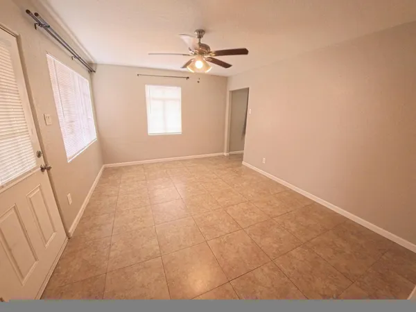 $1,795 | 449 East University Drive, Mesa, AZ 85203