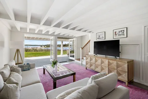 $5,350,000 | 11 East Harbor Drive, Sag Harbor, NY 11963