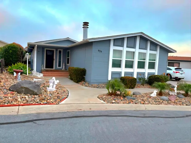 $620,000 | 629 Via Santiago, Vista, CA 92081