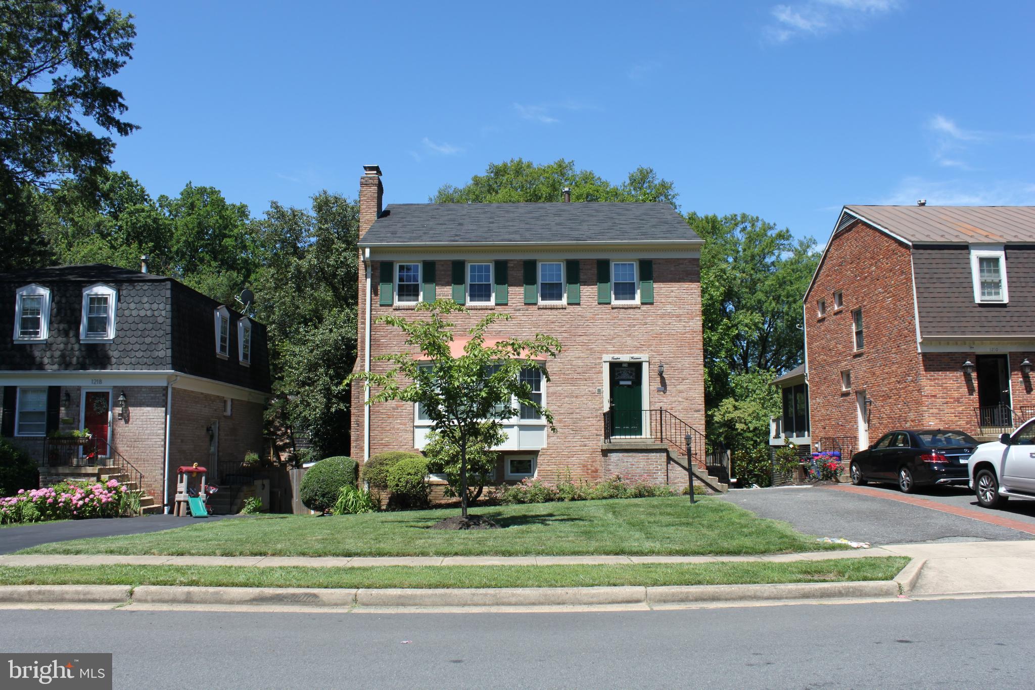 1214 Colonial Road McLean, VA 22101 - Photo 3 of 26