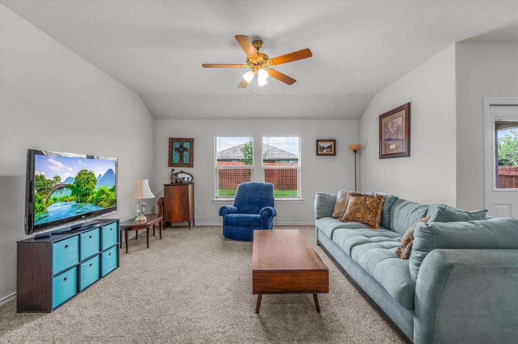 513 Derby Lane Springtown, TX 76082 - Photo 7 of 28