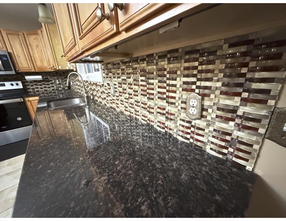 47 Gibbs Street Worcester, MA 01607 - Photo 12 of 22