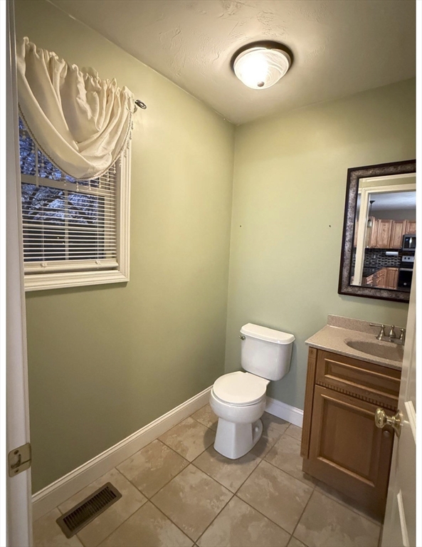 47 Gibbs Street Worcester, MA 01607 - Photo 9 of 22