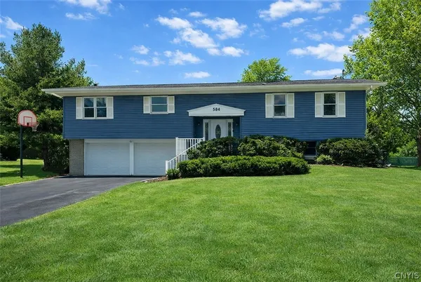 $389,000 | 584 Stoneleigh Road, Oneida, NY 13421