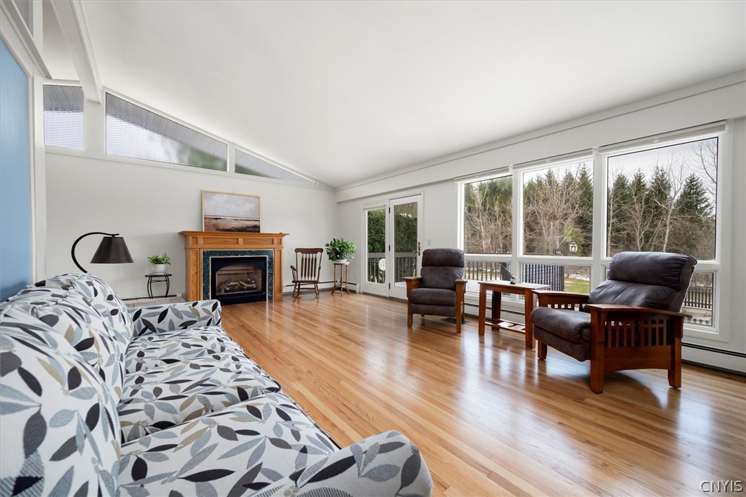 584 Stoneleigh Road Oneida, NY 13421 - Photo 24 of 49 Look at the windows!