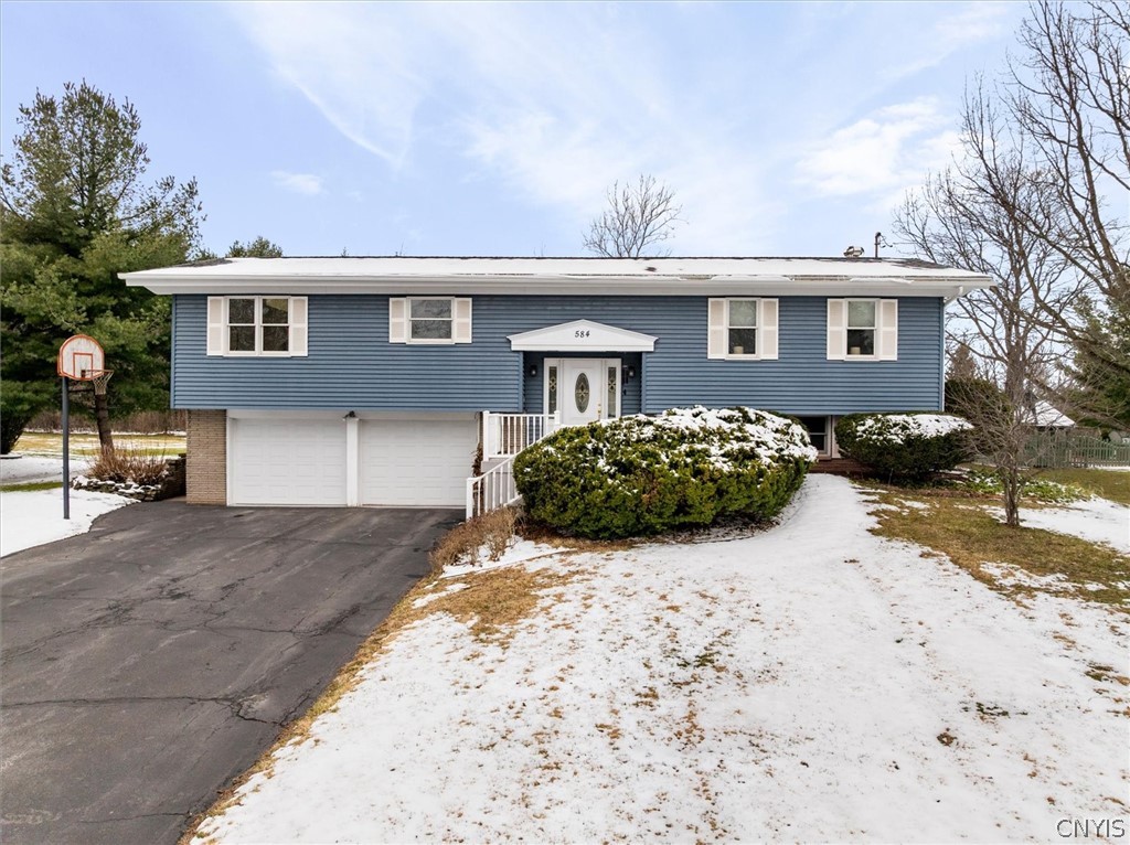 584 Stoneleigh Road Oneida, NY 13421 - Photo 3 of 49