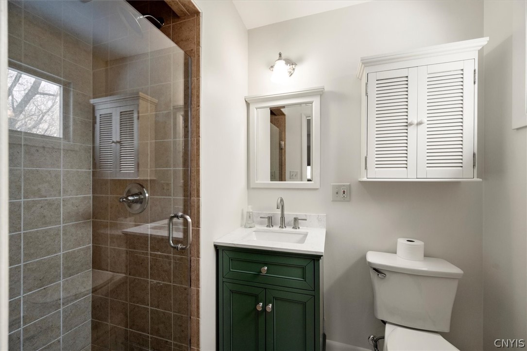 584 Stoneleigh Road Oneida, NY 13421 - Photo 34 of 49 Primary bath