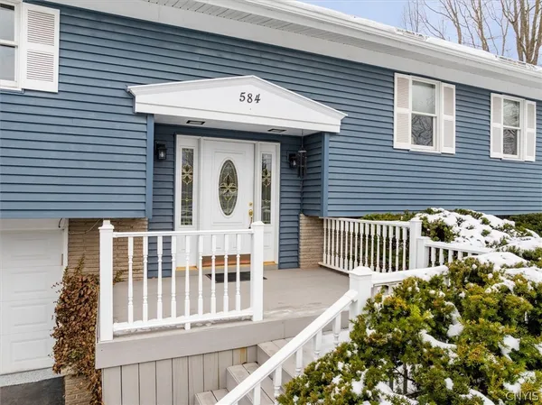 $389,000 | 584 Stoneleigh Road, Oneida, NY 13421