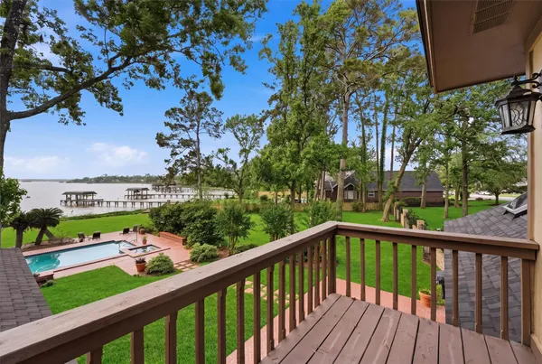$999,999 | 21102 Atascocita Pl Drive, Houston, TX 77346