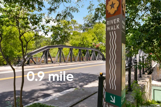 a picture of city view